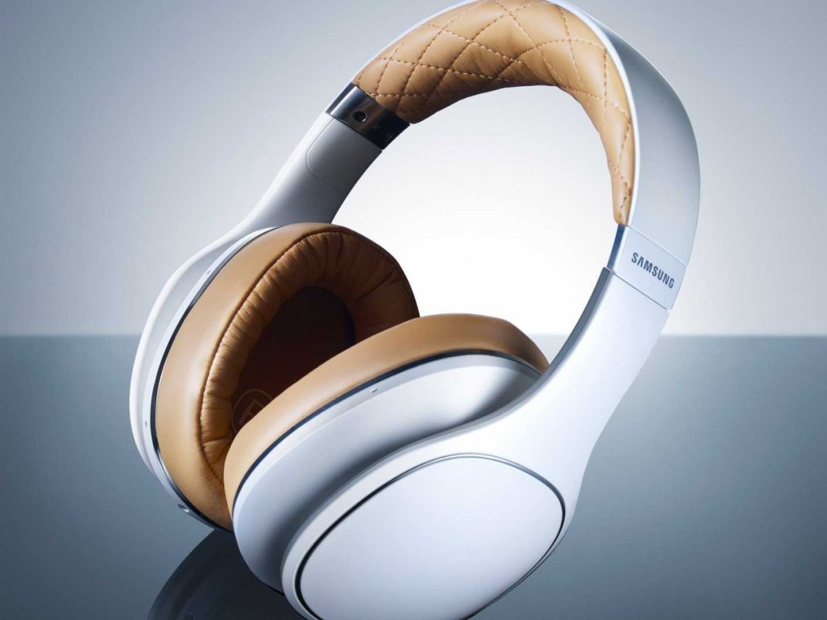 level-over-samsung-headphones