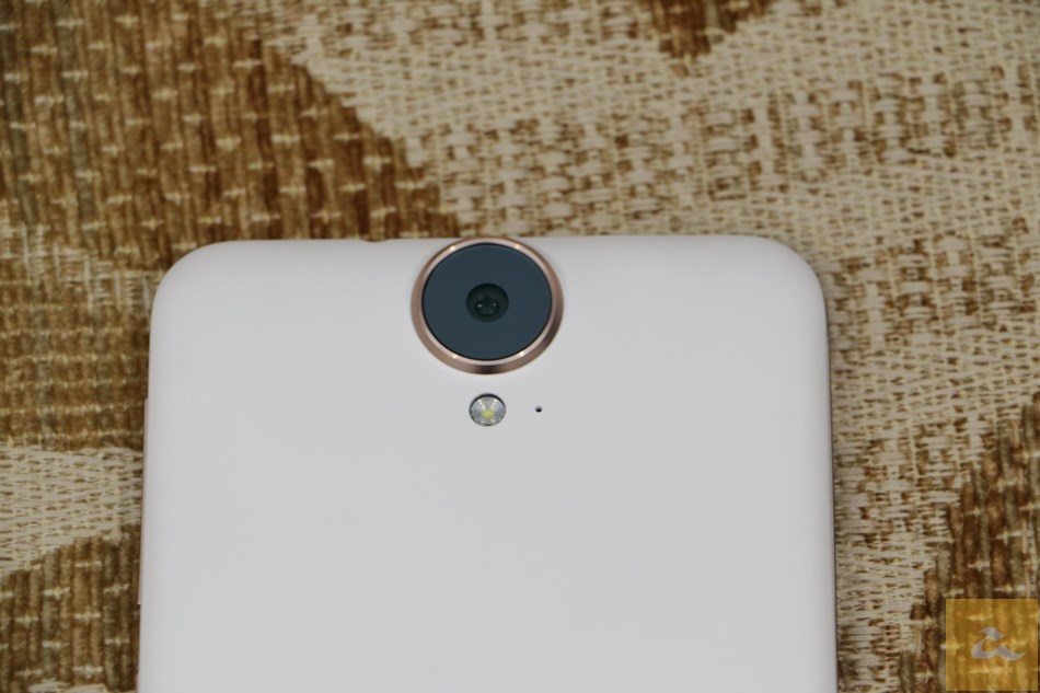 HTC One E9+