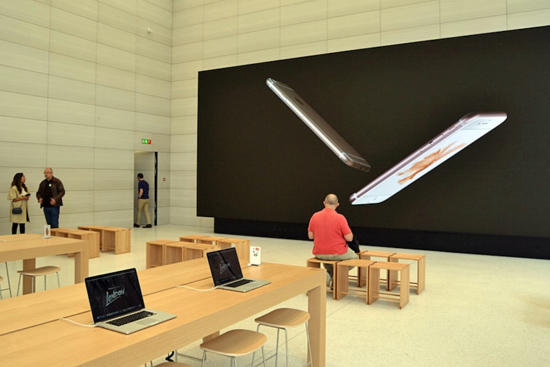 Apple Store Jony Ive jony-ive-apple-store-brussels-interiors-designboom-06