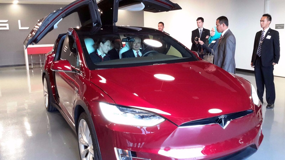 Tesla Najib Razak