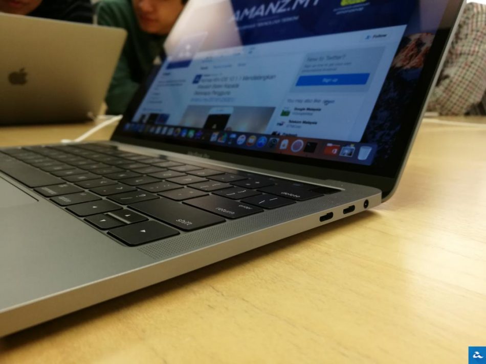 macbook-pro-2016-touch-bar-img_20161129_131048