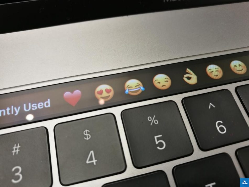 macbook-pro-2016-touch-bar-img_20161129_132641