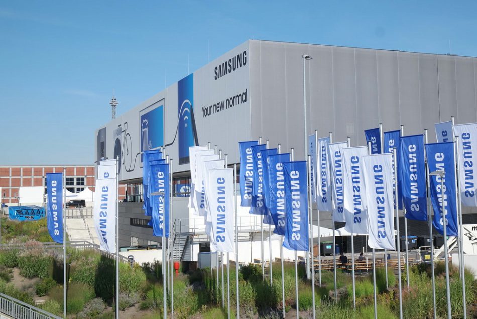 Bendera Samsung