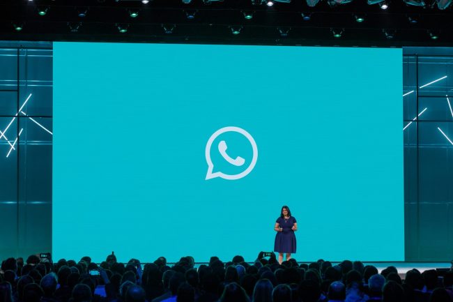 WhatsApp F8