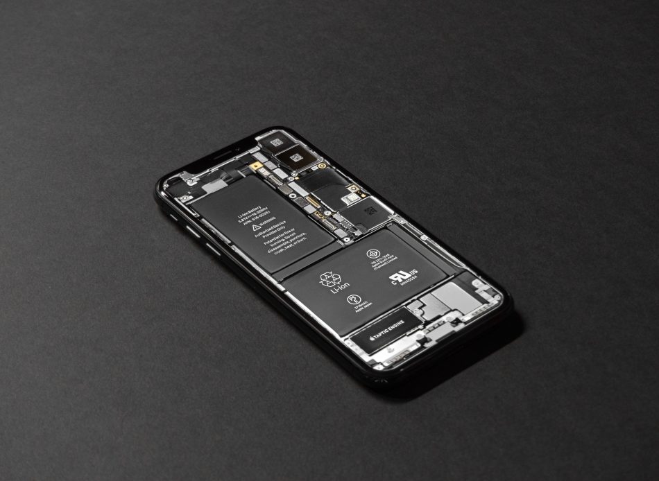 Apple iPhone Bedah Modem