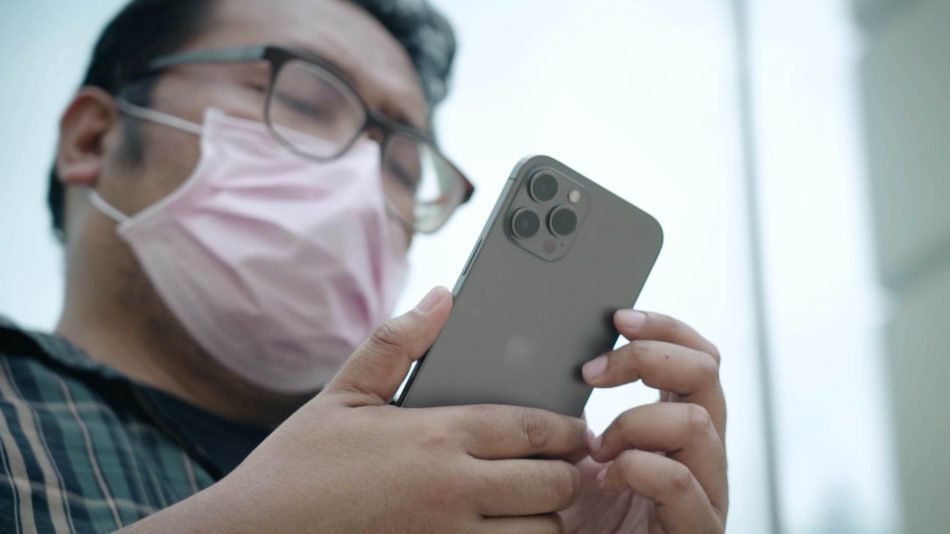 iPhone Pelitup Muka