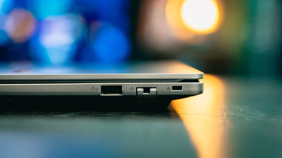 Ulasan ASUS ExpertBook PM3 – Cukup Profesional, Cukup Lasak 4 ASUS ExpertBook PM3 Edited 8