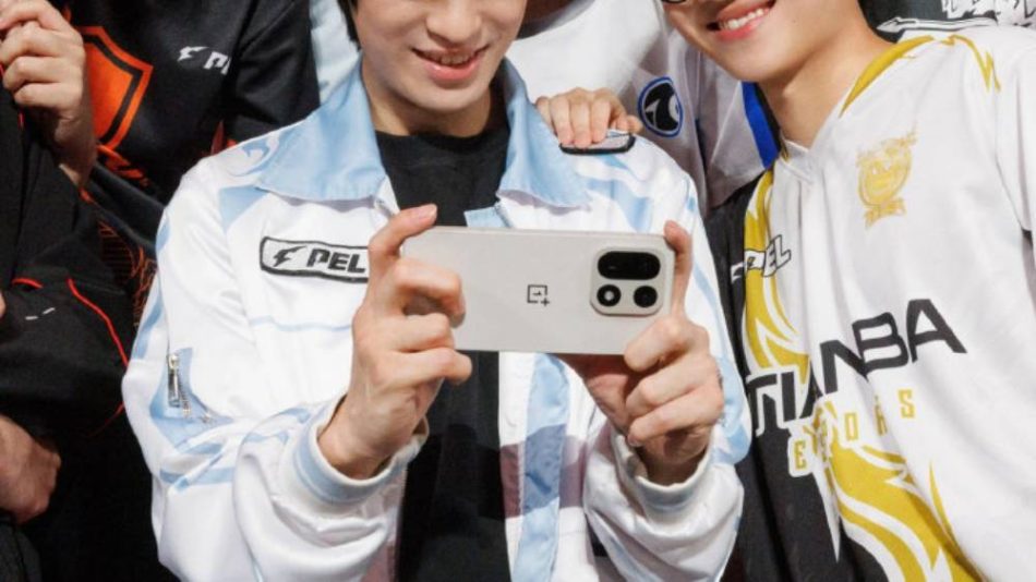 Peranti OnePlus 15 Yang Bakal Dilancarkan Diperlihatkan 1 OnePlus 15