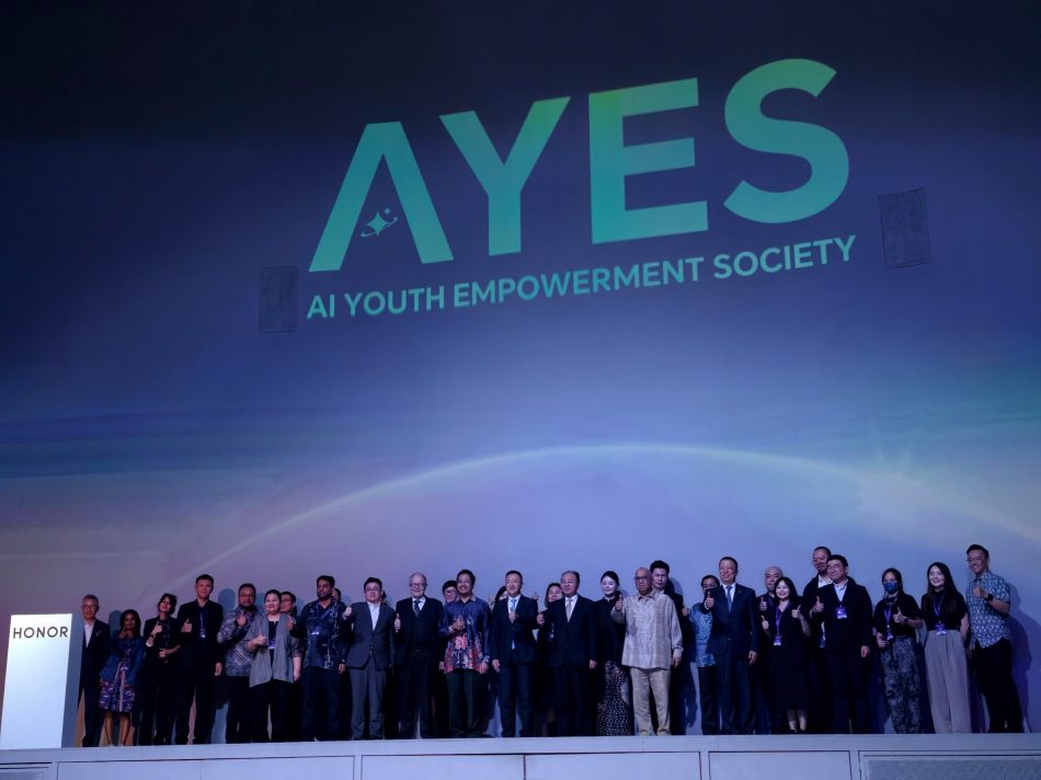 Honor Lancar AI + Youth Empowerment Society (AYES) Untuk Memperkasa Belia Dalam AI 1 AI Youth Empowerment Society AYES 16