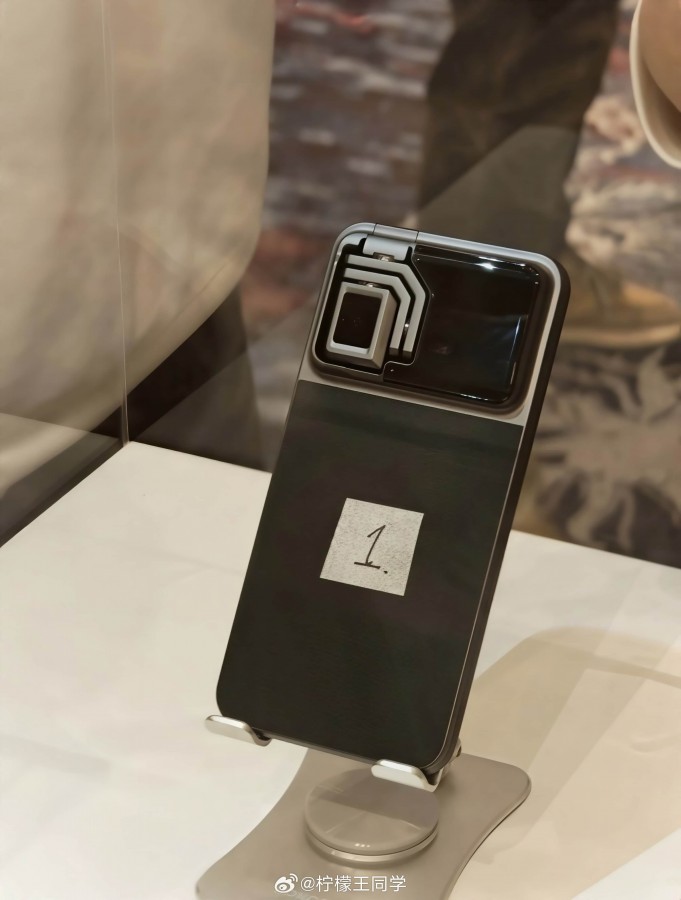 Honor Robot Phone 1