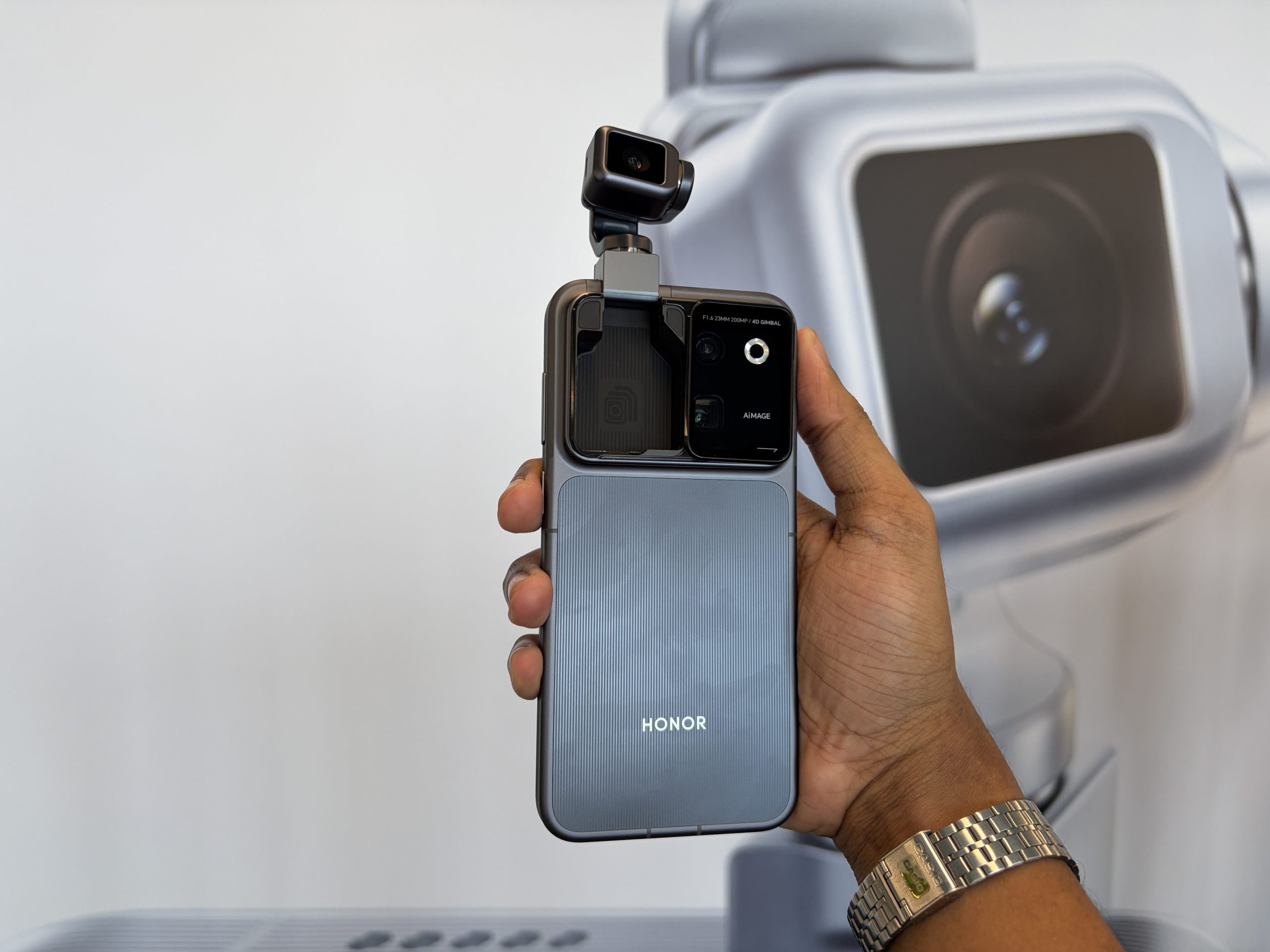 HONOR Robot Phone Dilancarkan – Telefon Dengan Kamera Gimbal Terbina